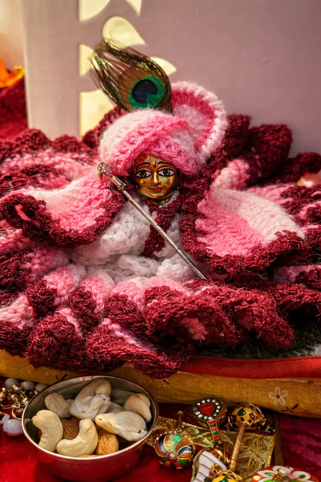 Laddu Gopal crochet poshak in pink and maroon